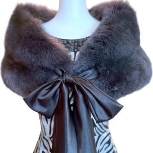 VINTAGE - Glamorous Gray Authentic Fox Fur Stole with Black Satin Tie